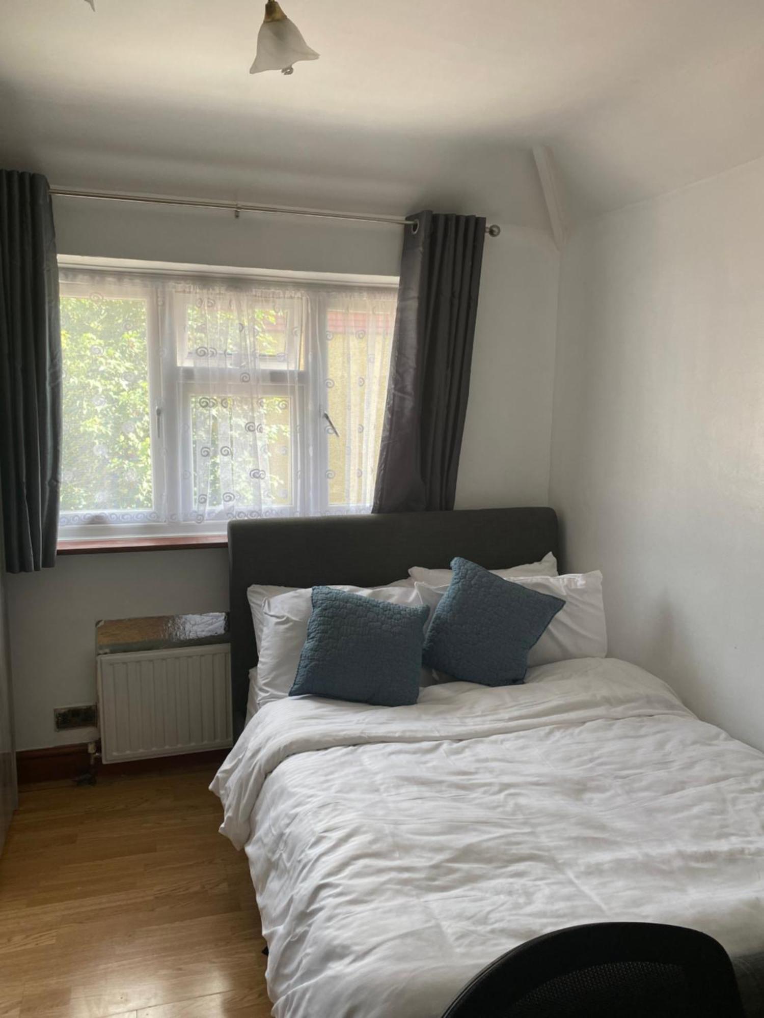 Проживание в семье 35 Holborn Road E13 8ph